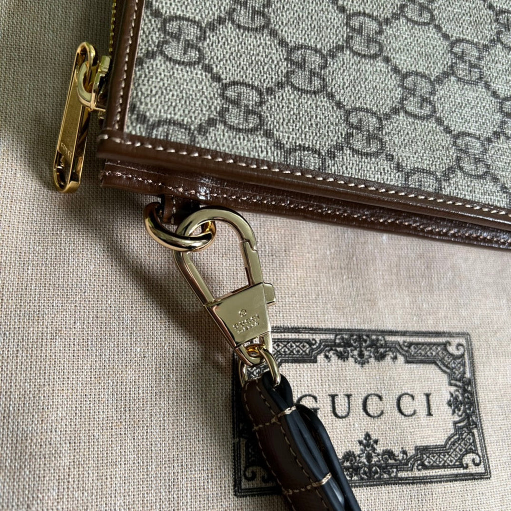 Gucci Neo Vintage GG Supreme Pouch 31cm