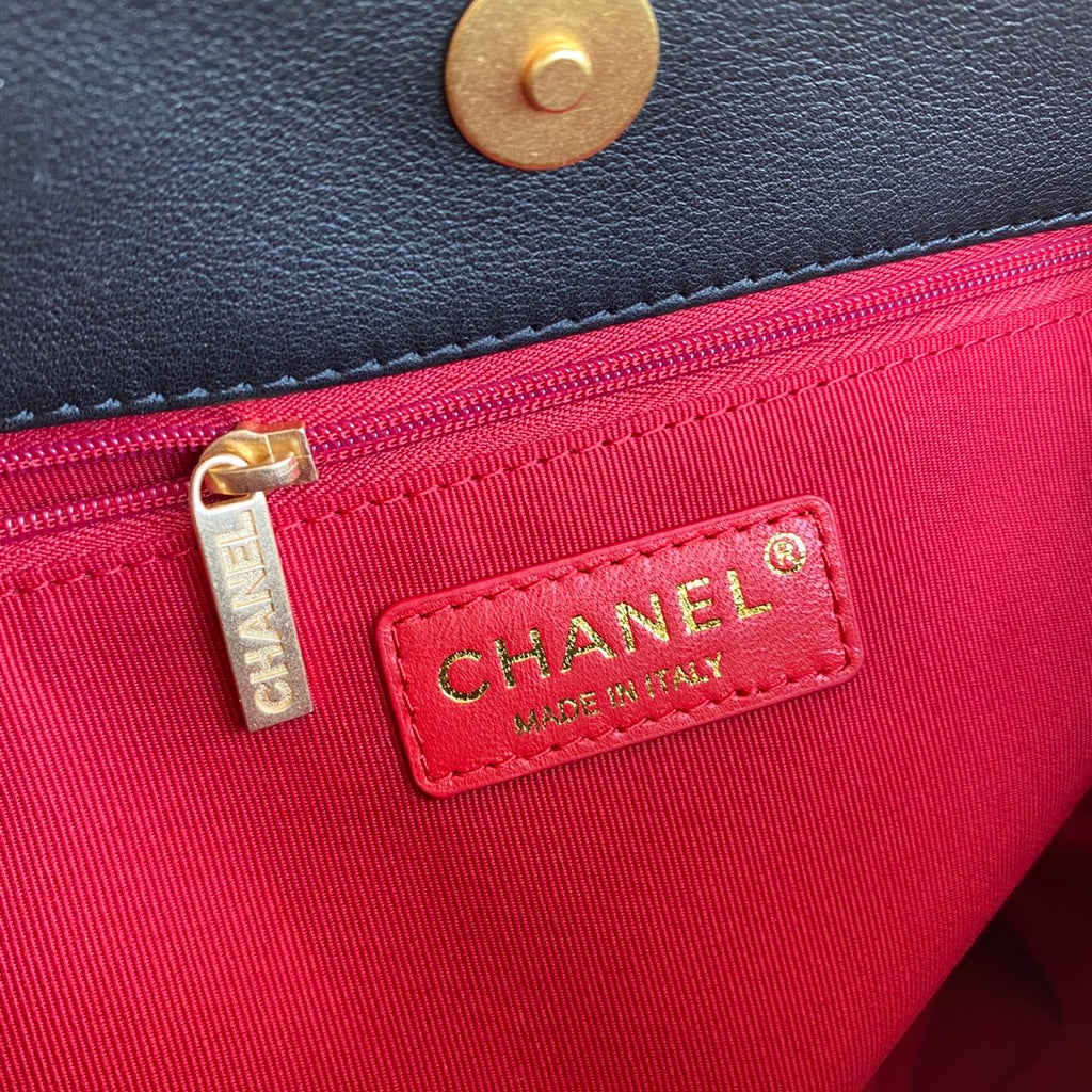 Chanel Maxi Shopping Bag 30cm Black