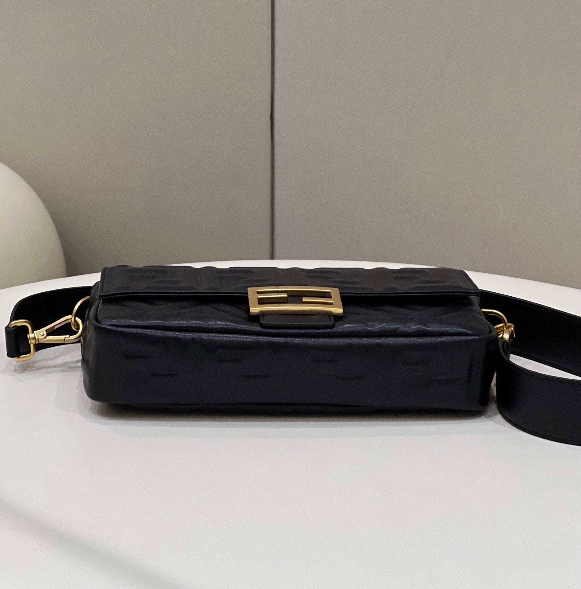 Fendi Baguette Midi 27cm Black