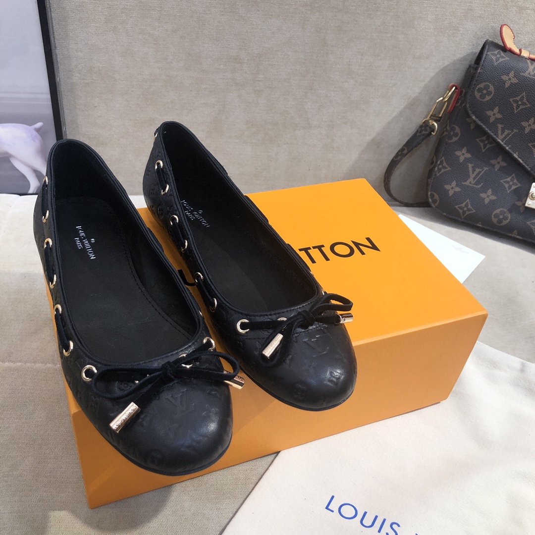 Louis Vuitton Gloria Flat Loafer Black