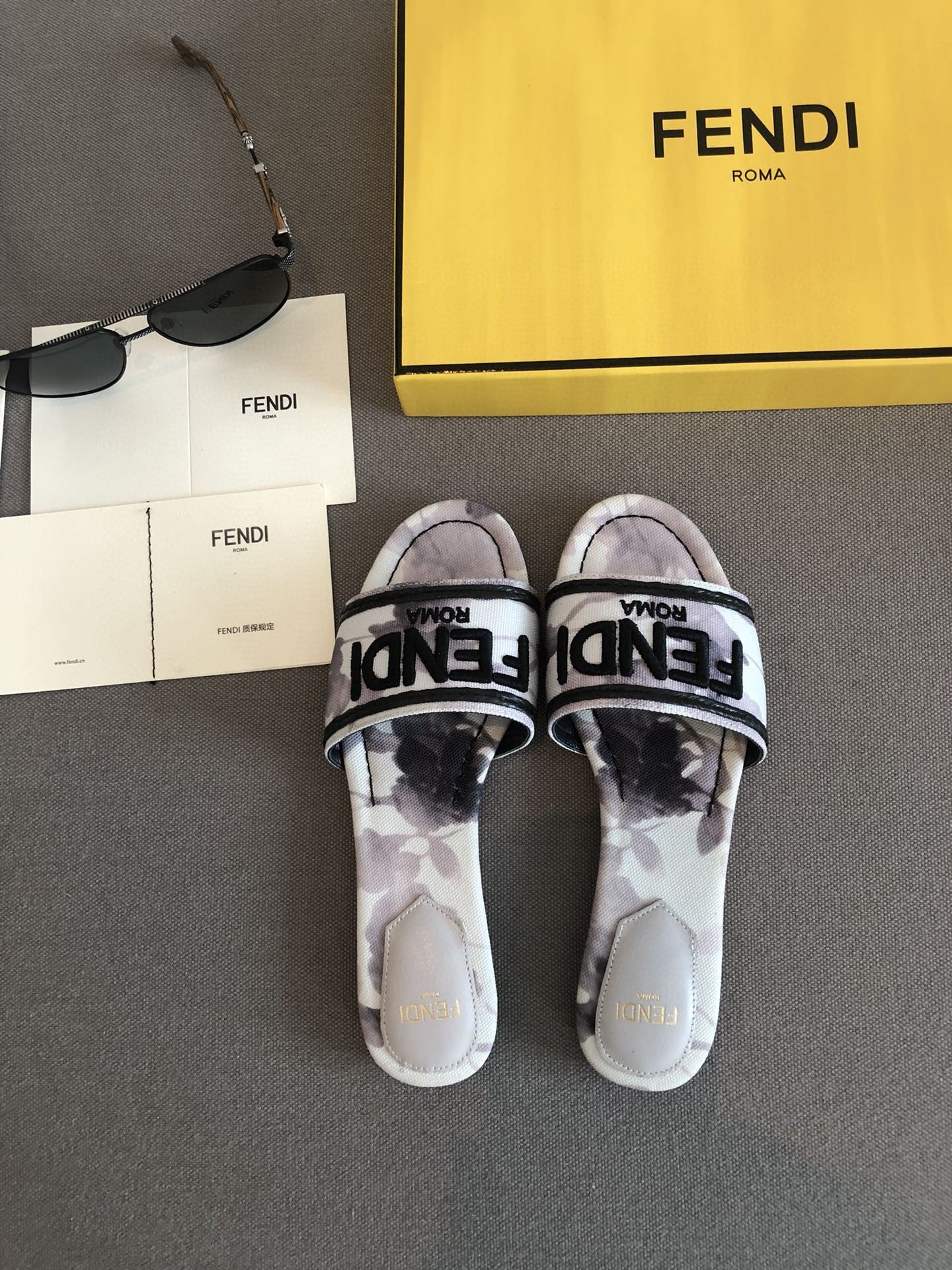 Fendi Baguette Grey