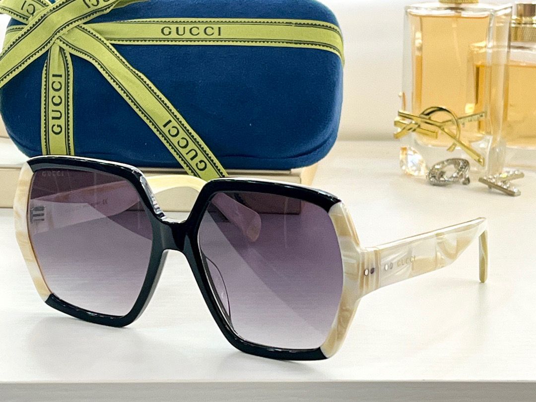 Gucci Square Frame Sunglasses