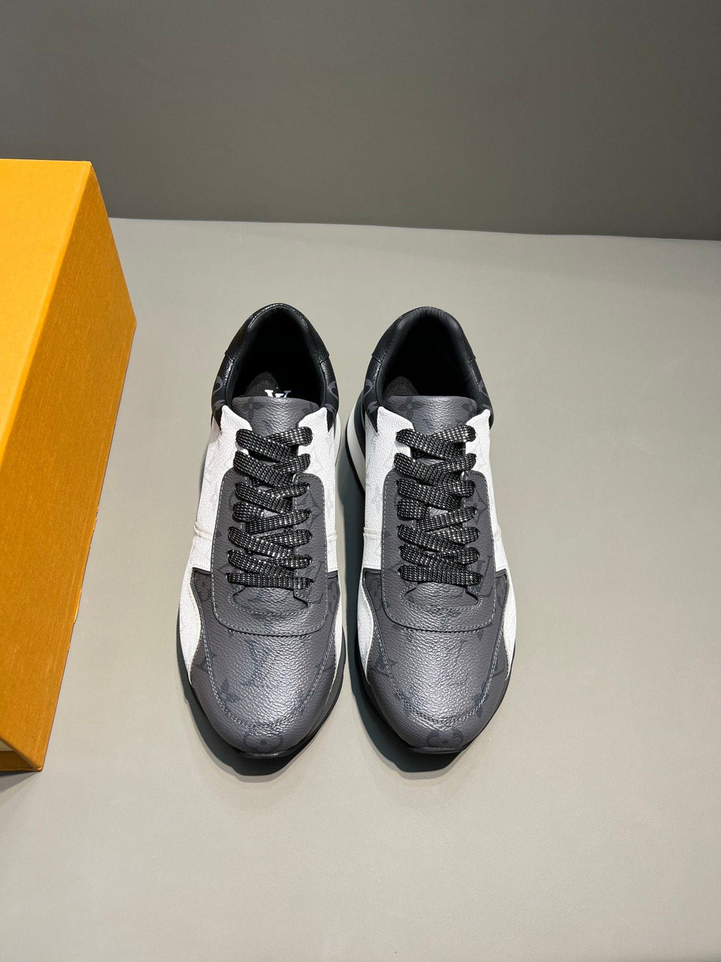 Louis Vuitton Trainer Sneaker