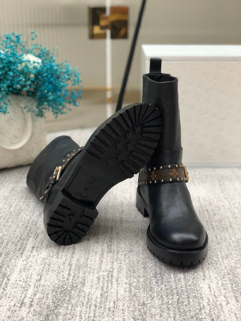 Louis Vuitton Discovery Flat Ankle Boot Black