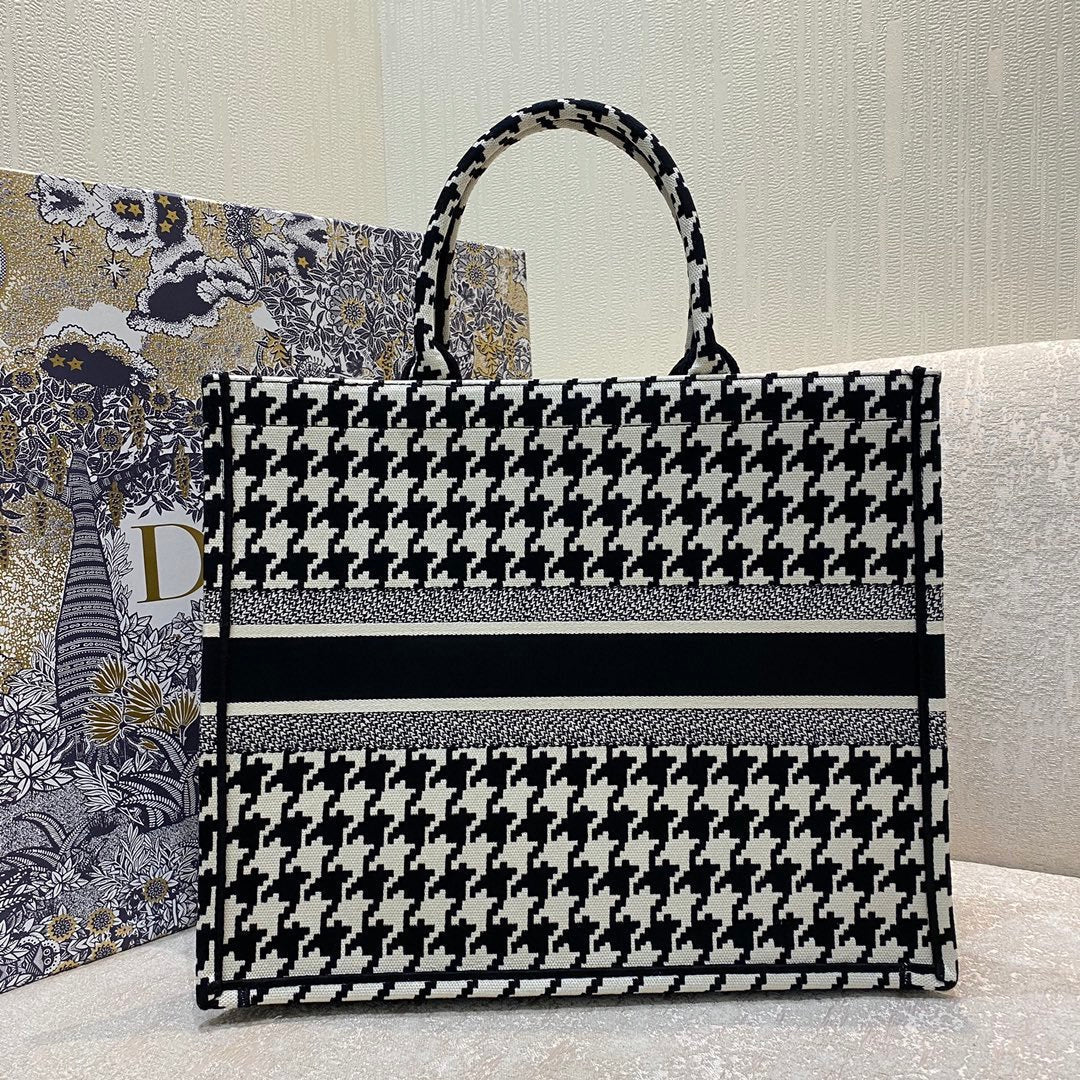 Christian Dior Book Tote Bag 42 cm Black/White