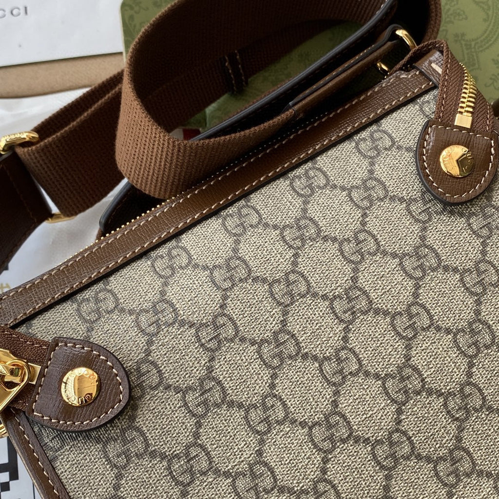 Gucci Messenger Bag With Interlocking G 21cm Beige