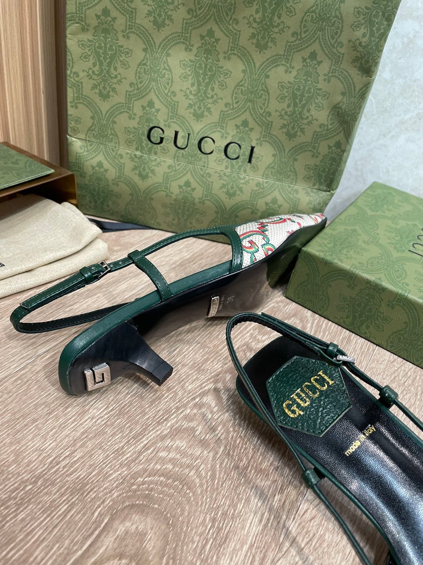 Gucci Slingback Pumps Beige