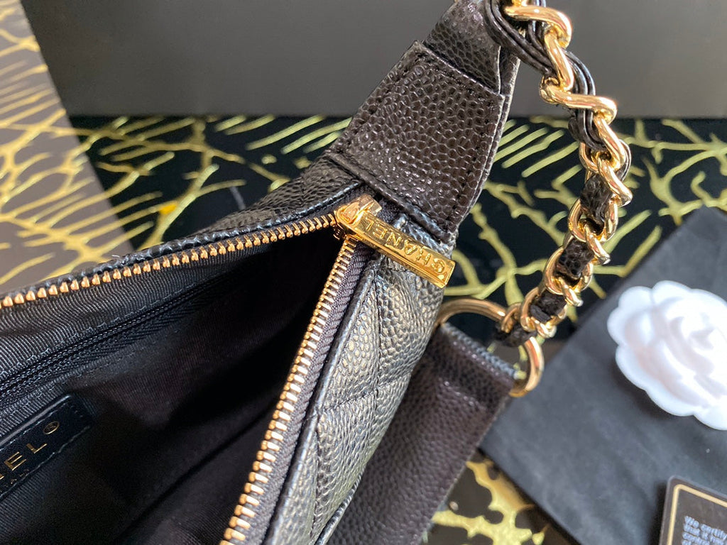 Chanel Classic Shoudlerbag 25cm Black
