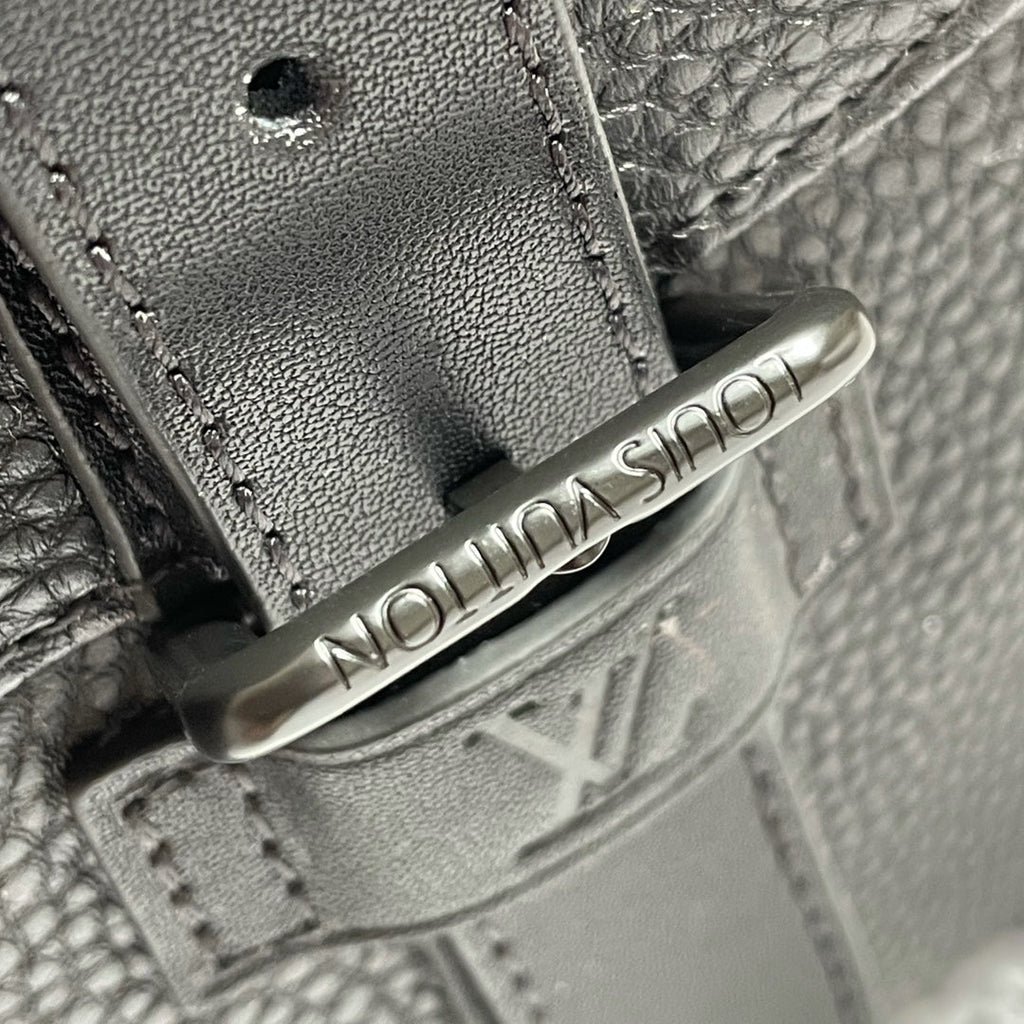 Louis Vuitton M58475 Christopher Messenger 29cm Black