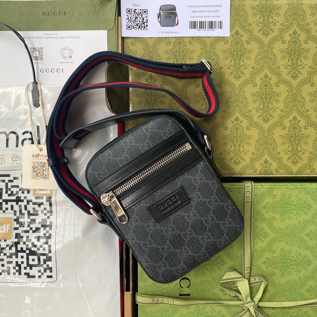 Gucci GG Messenger Bag 18cm Black