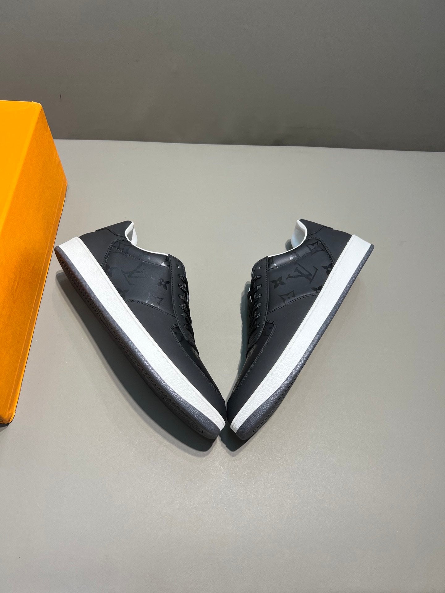 Louis Vuitton Trainer Sneaker
