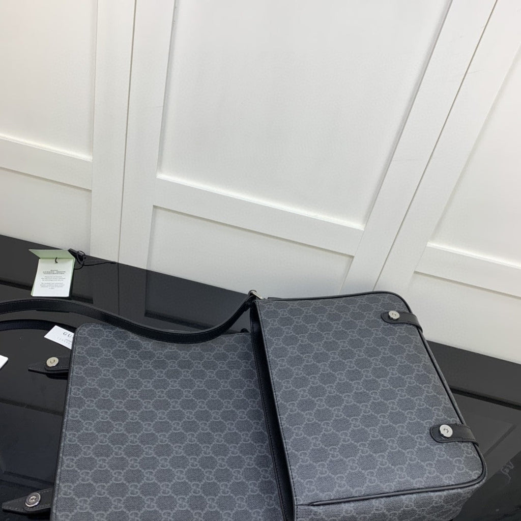Gucci Messenger Bag 28cm Black