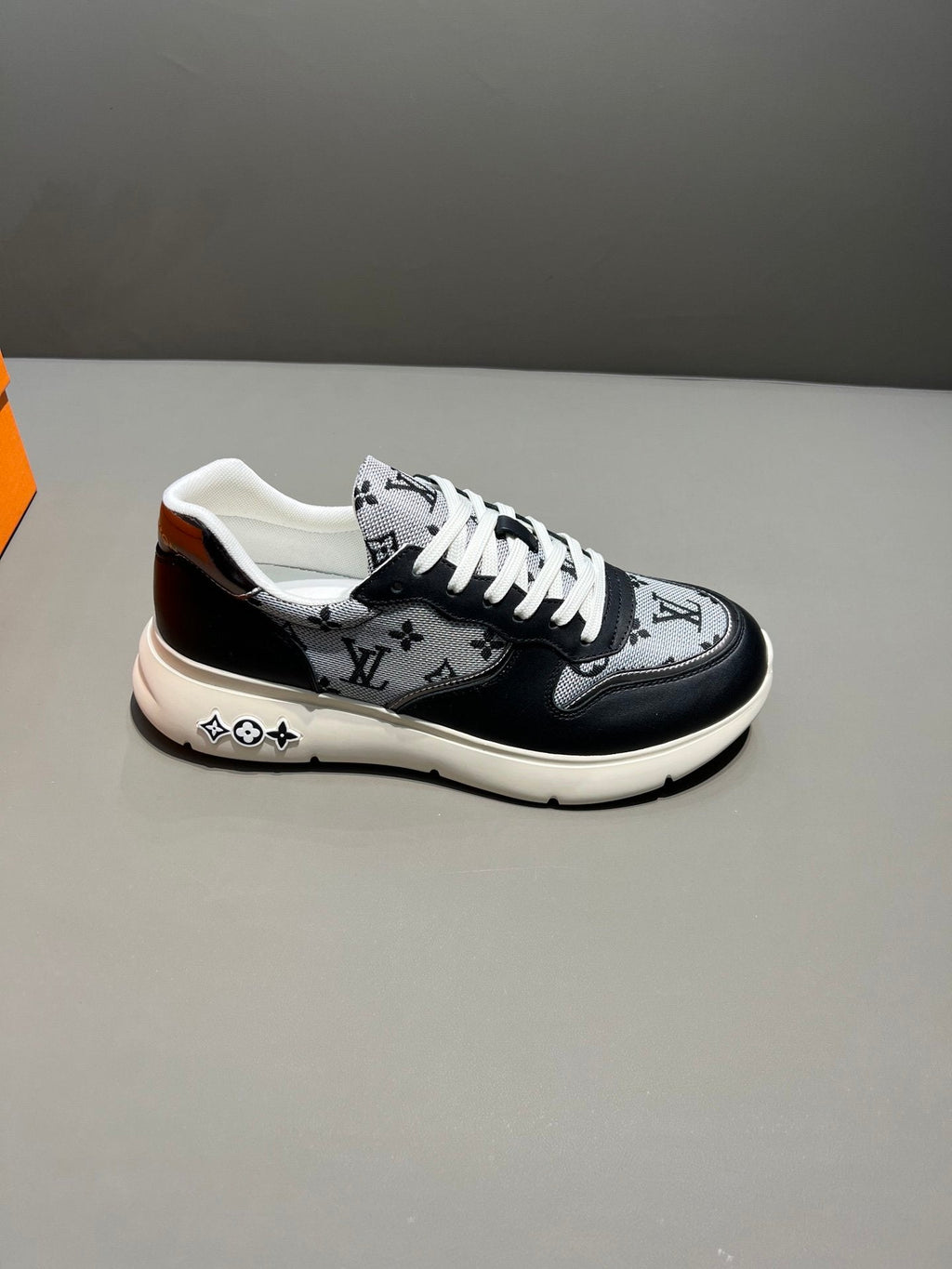 Louis Vuitton Trainer Sneaker
