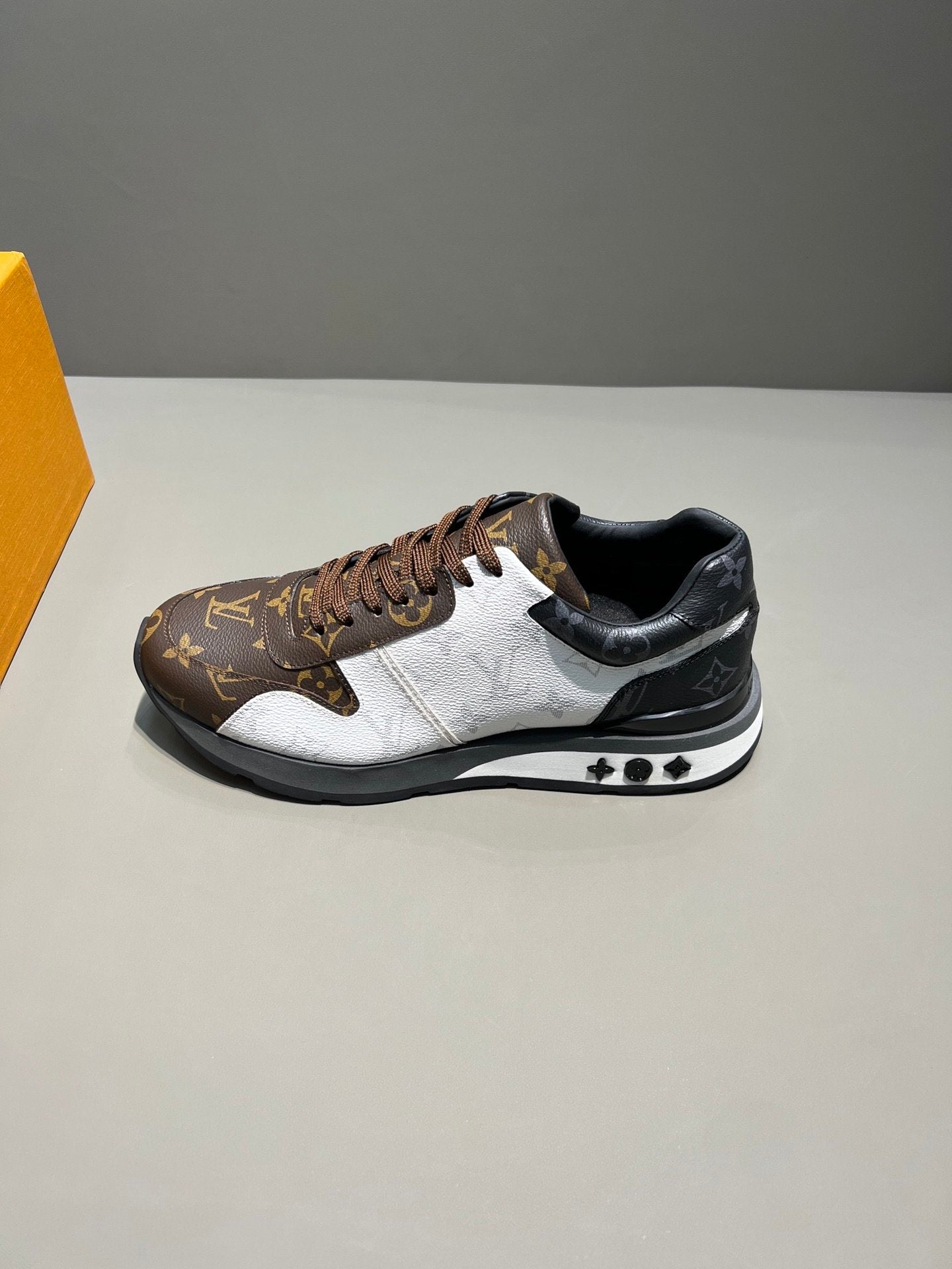 Louis Vuitton Trainer Sneaker