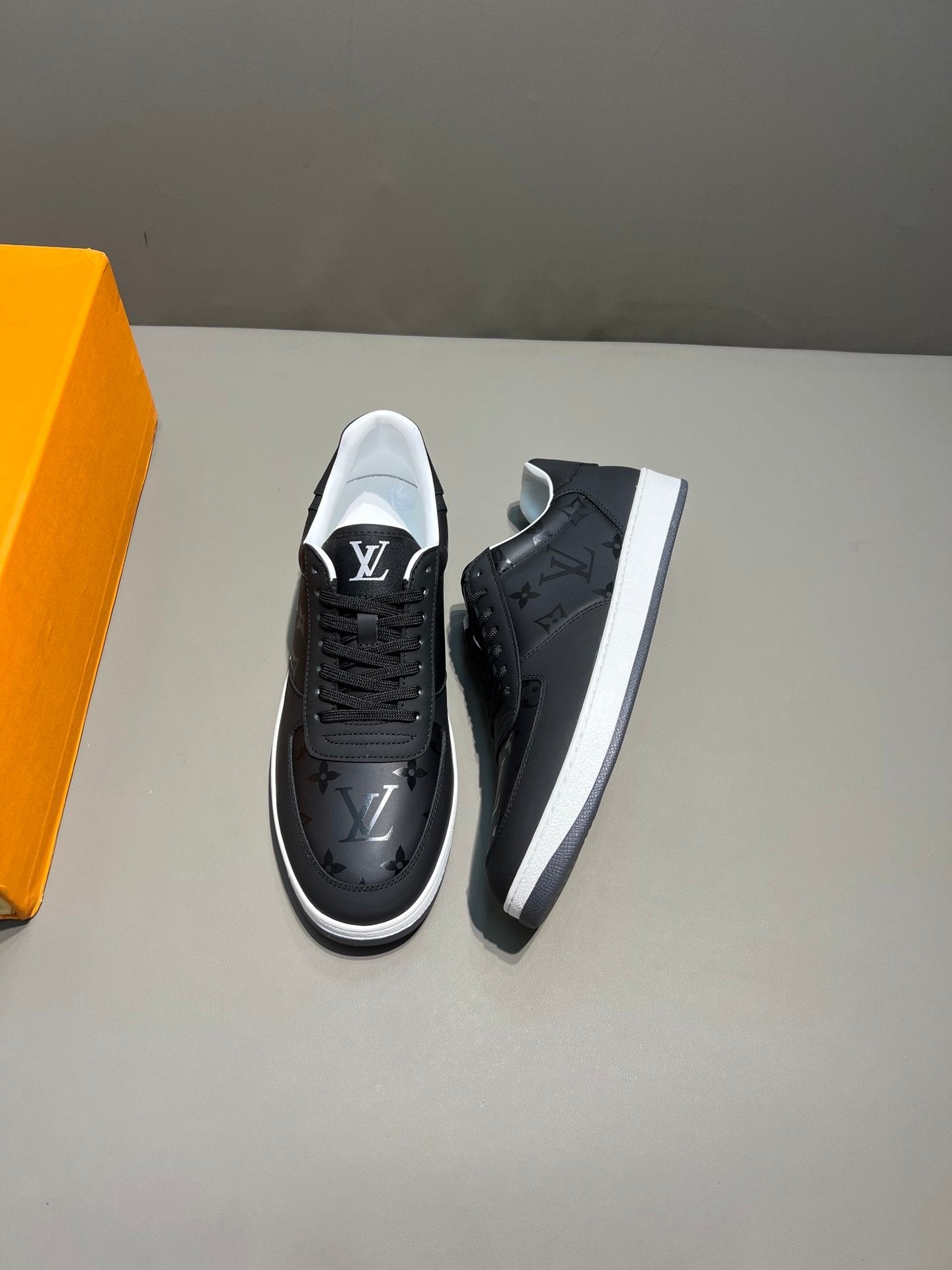 Louis Vuitton Trainer Sneaker