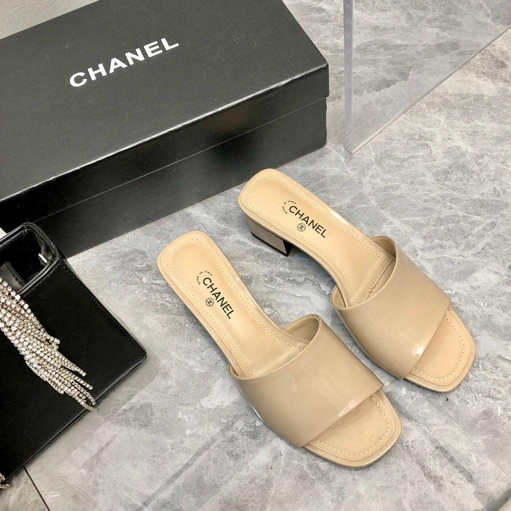 Chanel Mules Beige