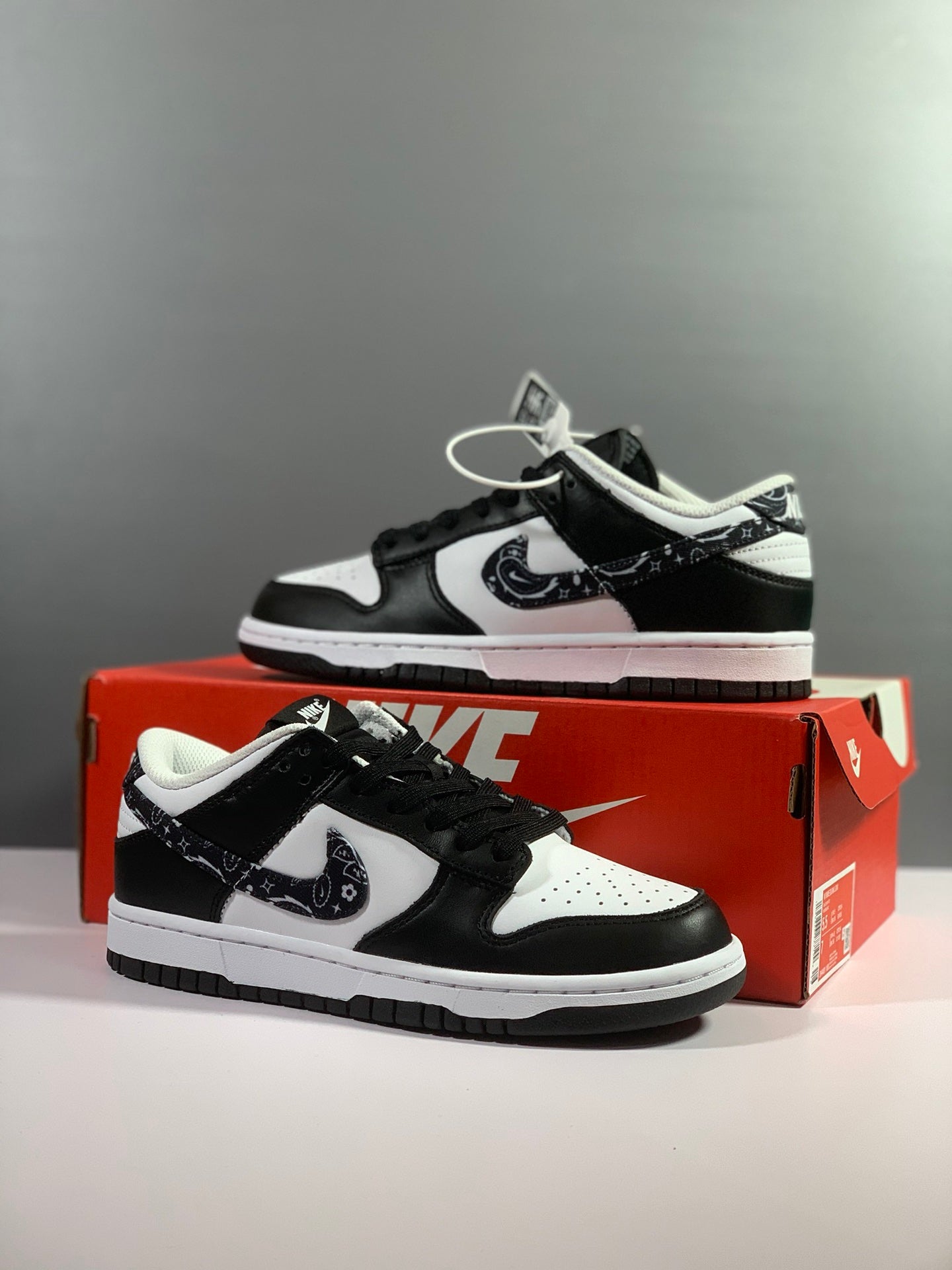 Nike SB Dunk Low Top