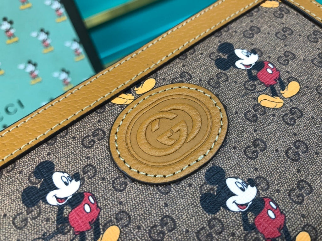 Gucci Disney Beige Zip Around Wallet 19cm