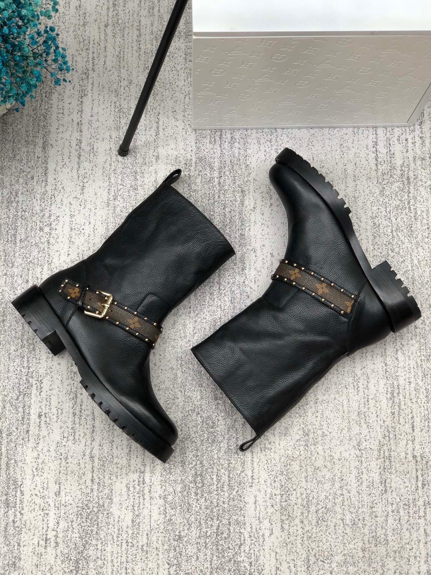 Louis Vuitton Discovery Flat Ankle Boot Black
