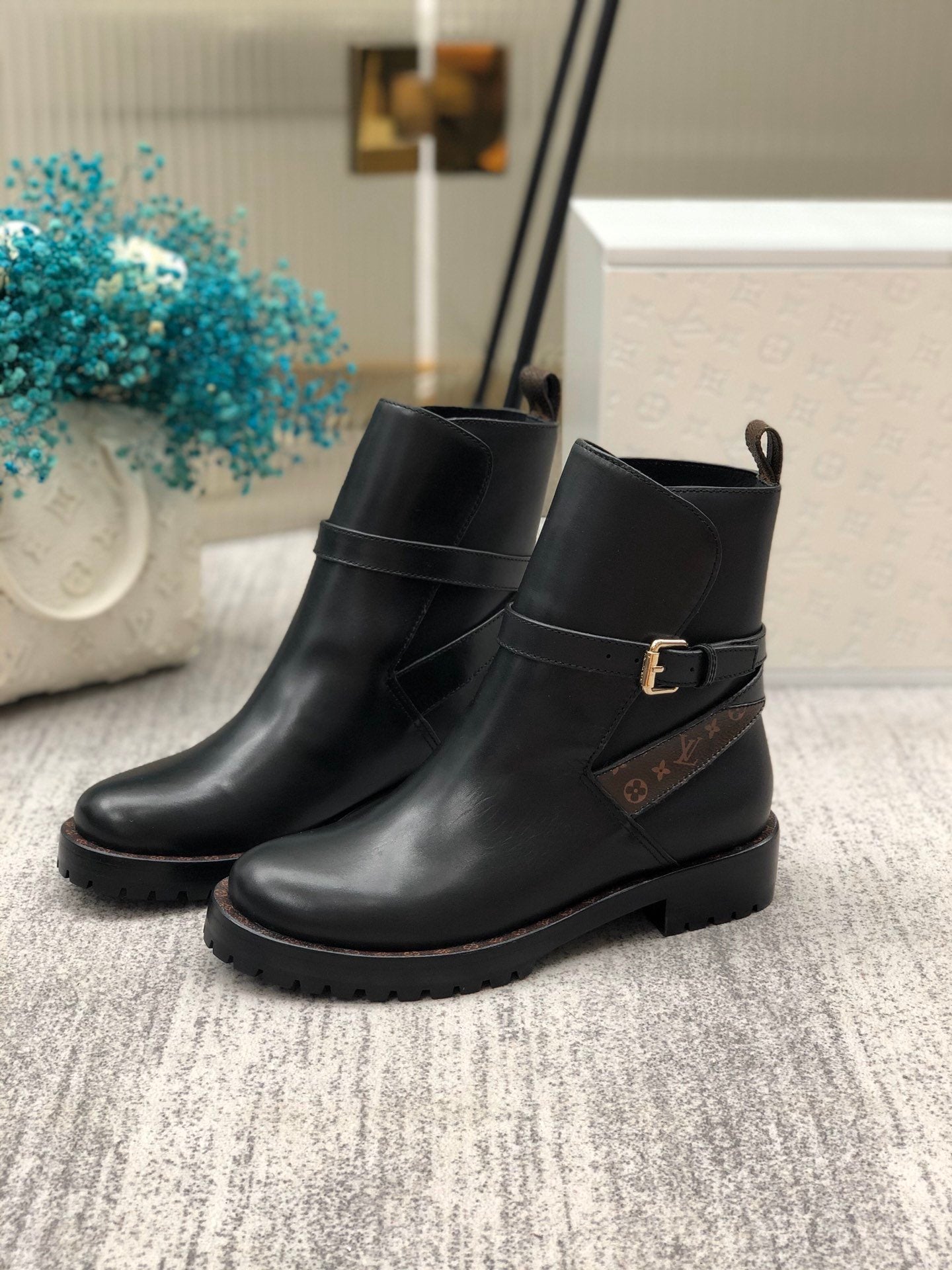 Louis Vuitton Discovery Flat Ankle Boot Black