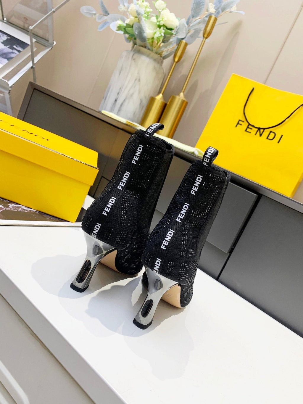 Fendi Karligraphy Black