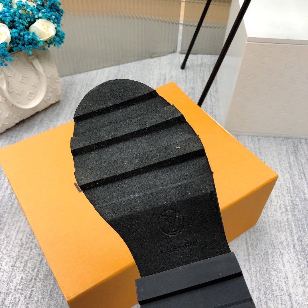 Louis Vuitton Beaubourg Ankle Boot Black