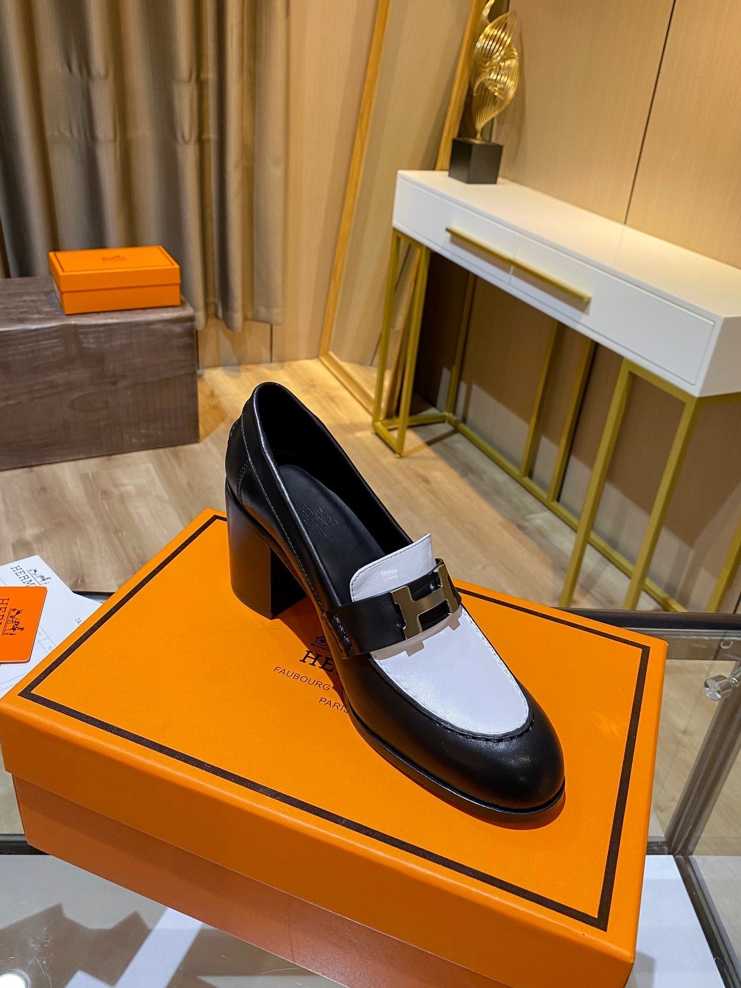 Hermes Elysee Pump Black/White