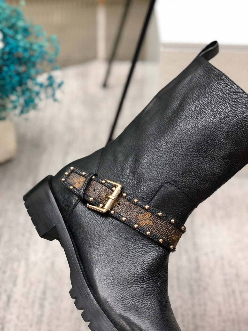 Louis Vuitton Discovery Flat Ankle Boot Black