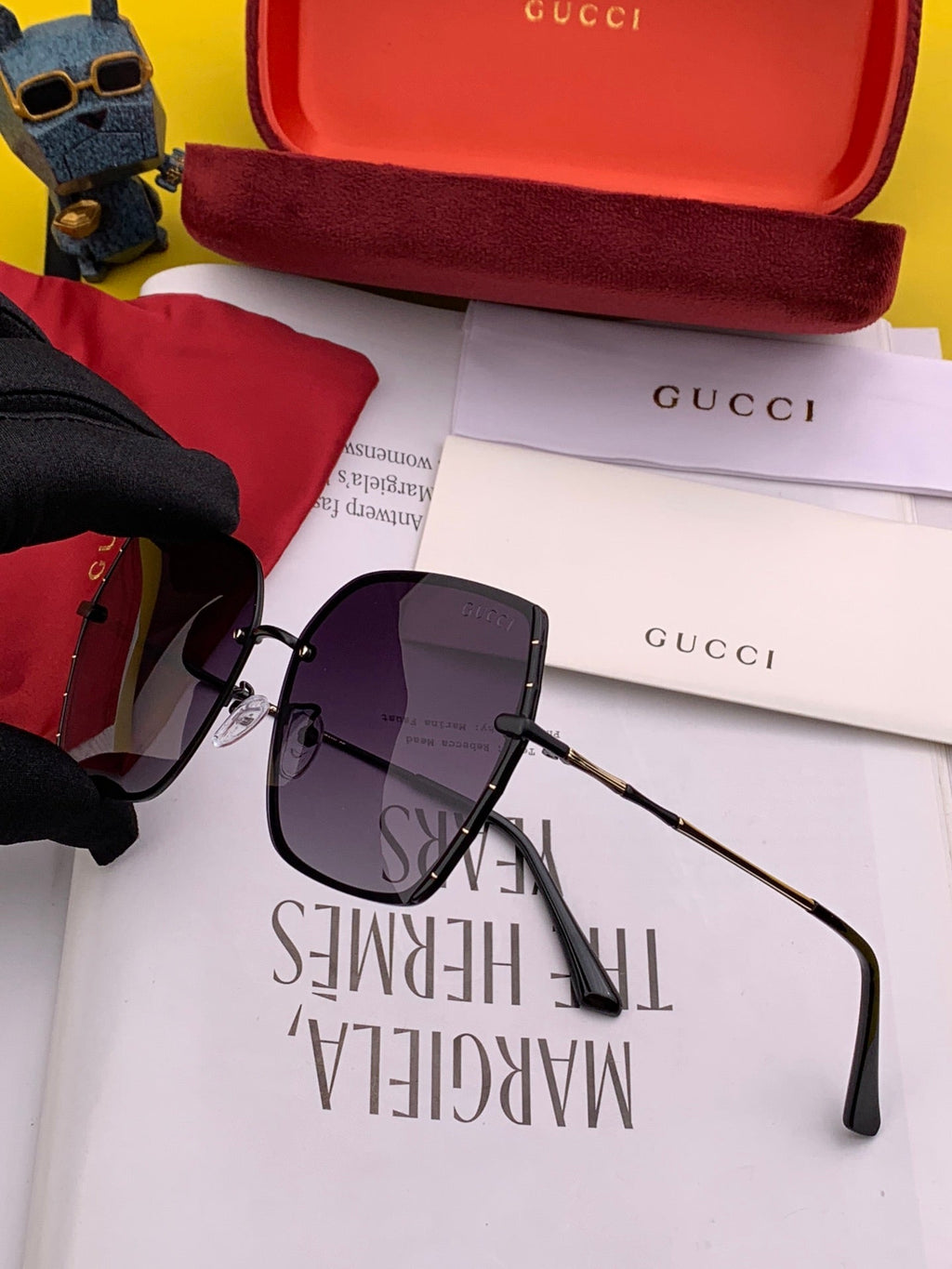 Gucci Oversize Oval-Frame Sunglasses