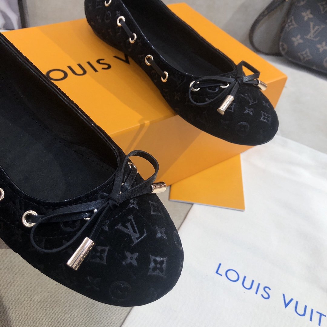 Louis Vuitton Gloria Flat Loafer Black