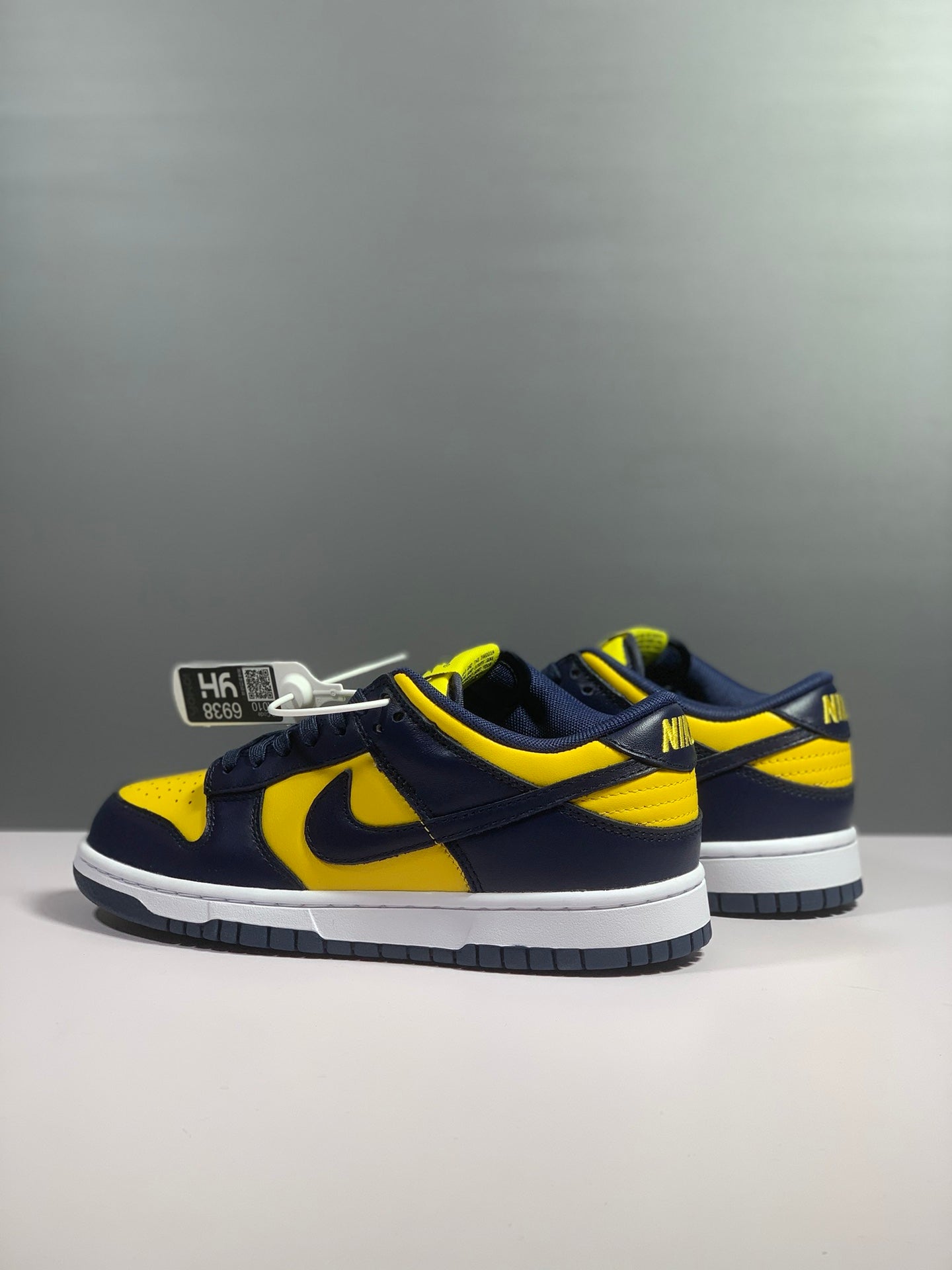 Nike Wmns Dunk Low Vintage Yellow