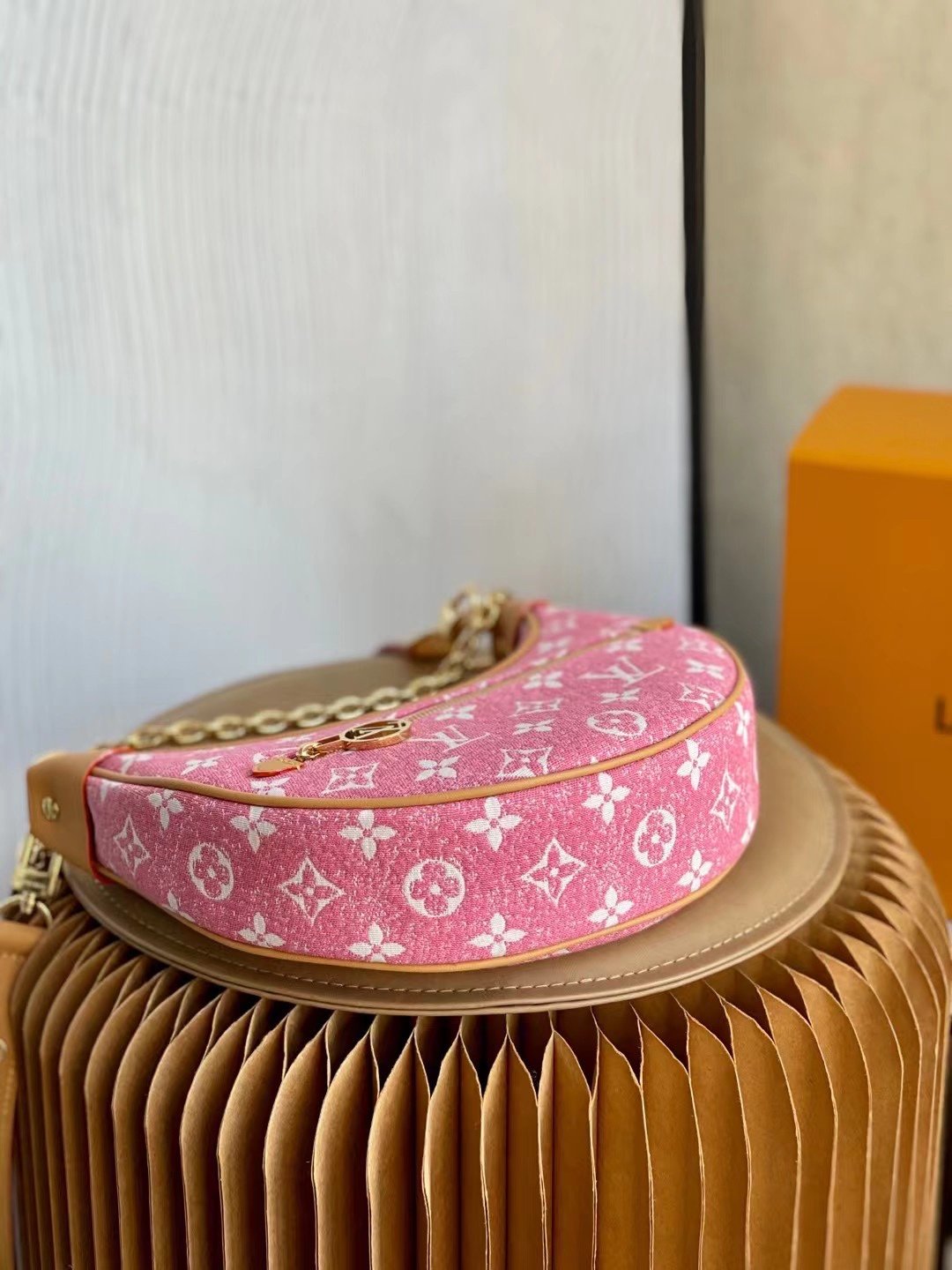 Louis Vuitton M81098 Loop 24cm Pink