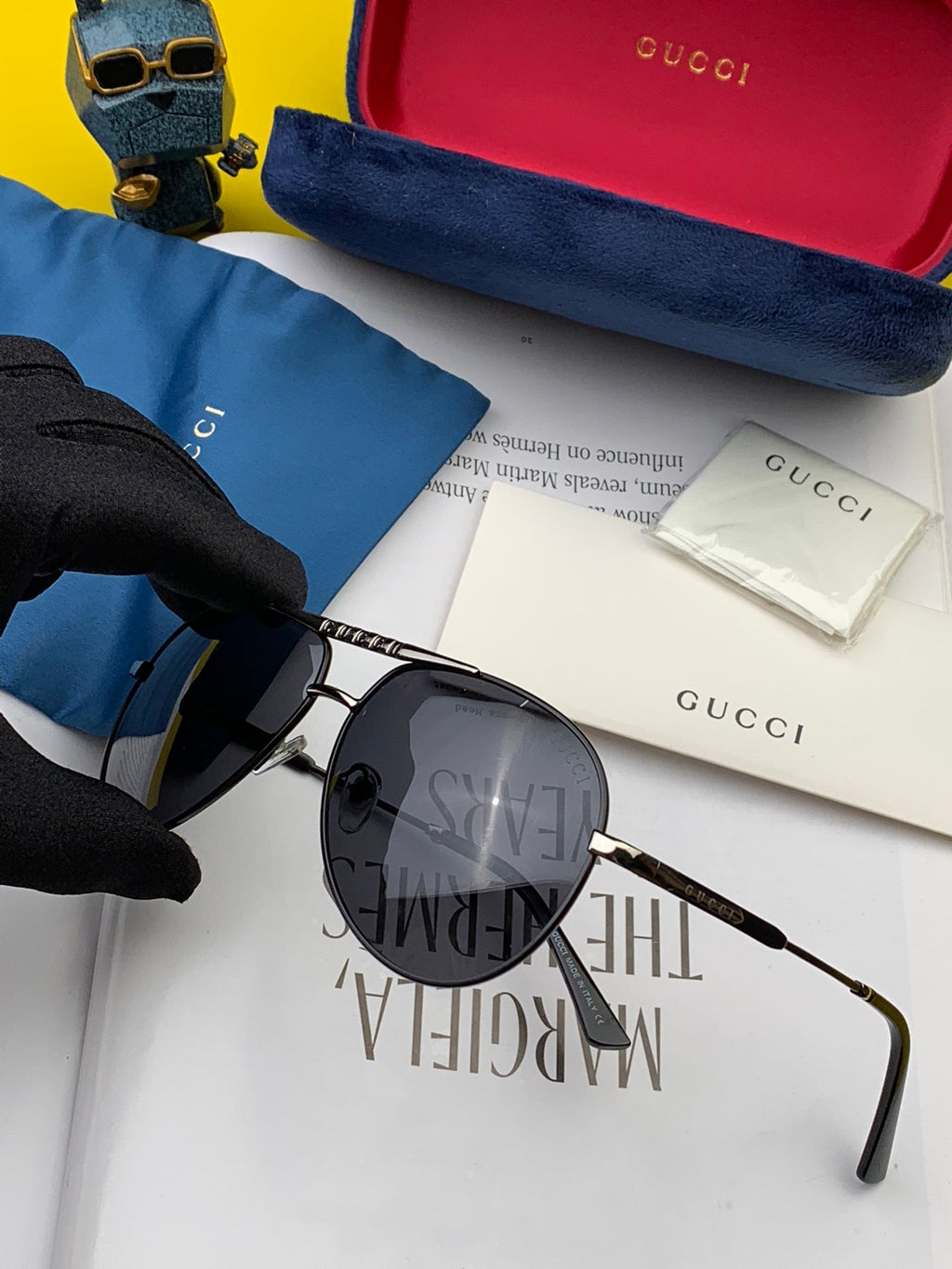 Gucci Navigator Frame Sunglasses