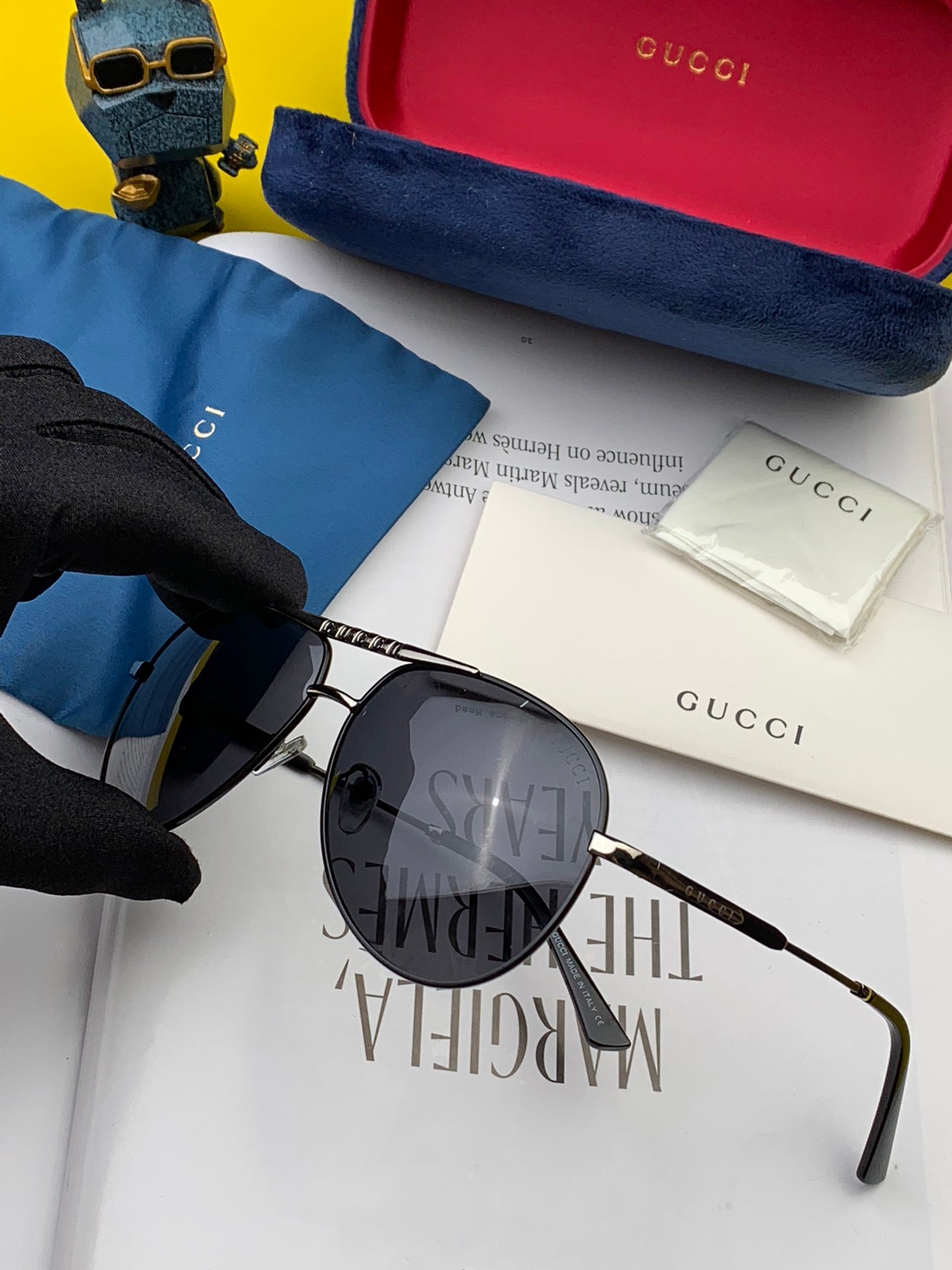 Gucci Navigator Frame Sunglasses