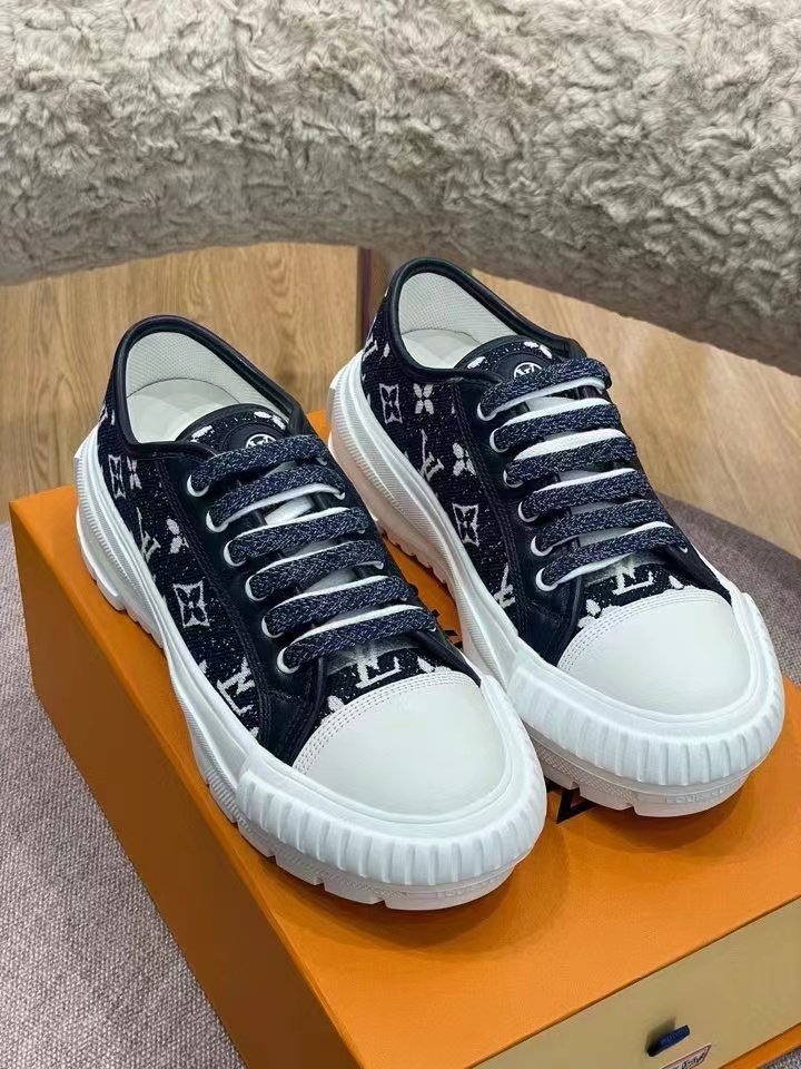 Louis Vuitton Squad Sneaker Black