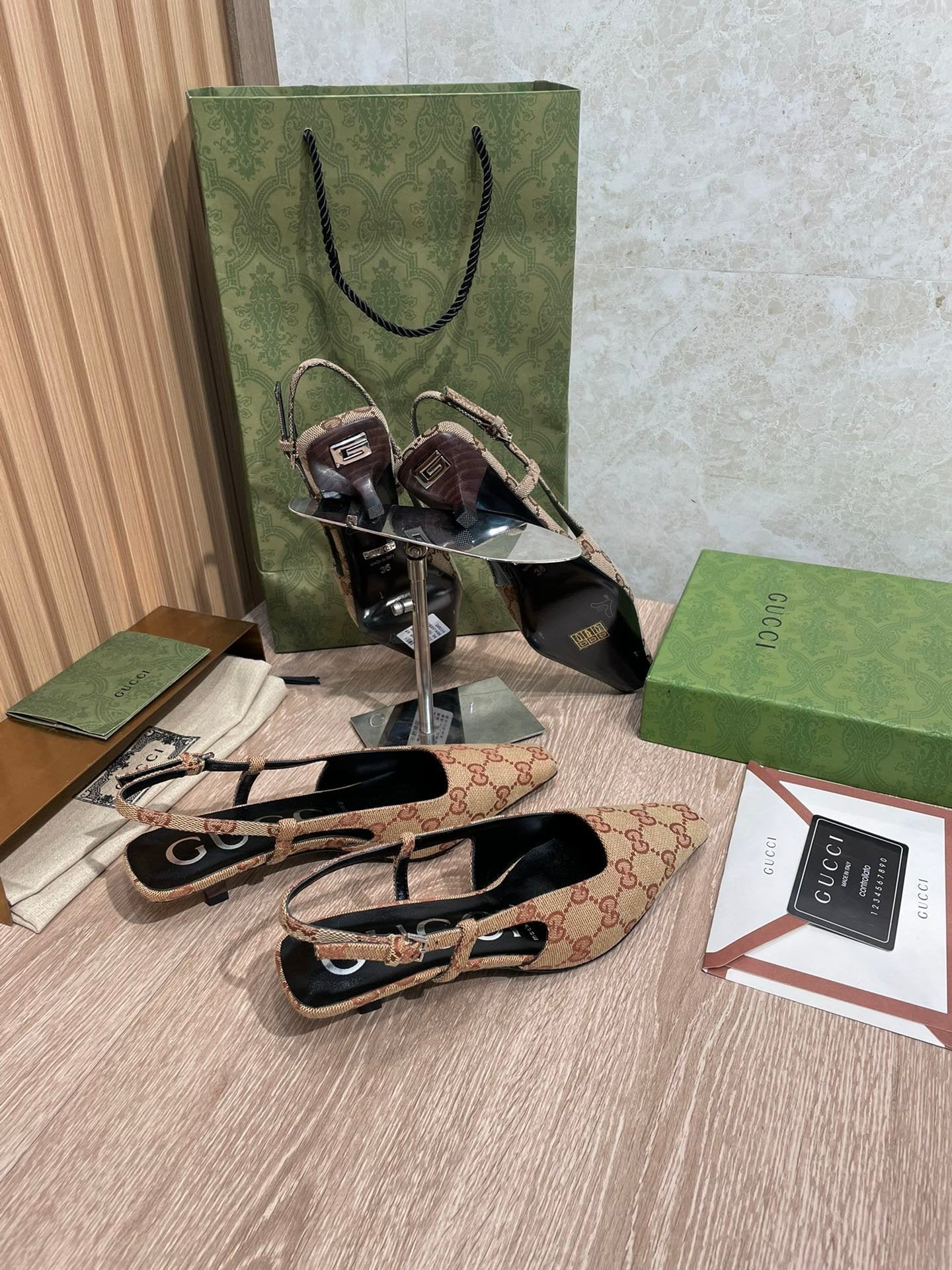 Gucci Slingback Pumps Brown