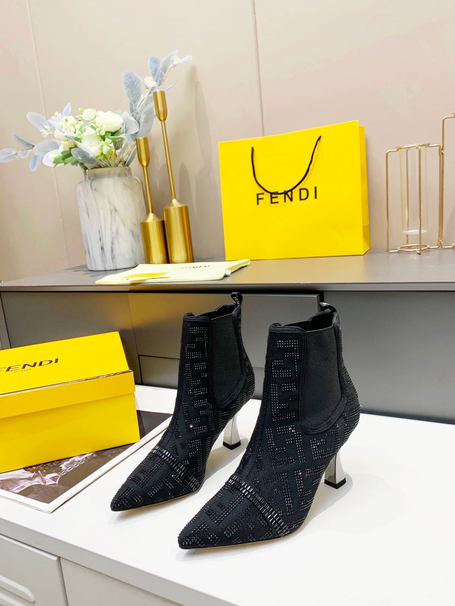 Fendi Karligraphy Black