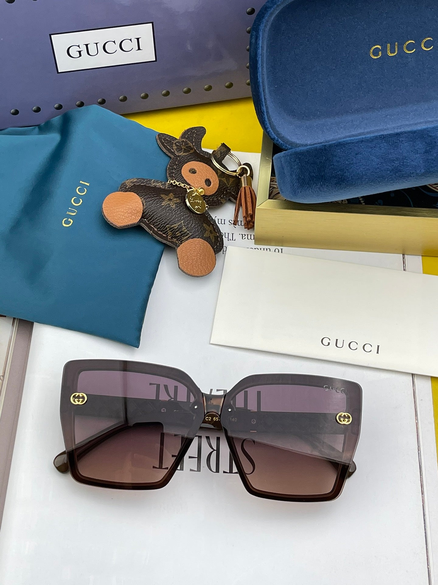 Gucci Cat Eye Frame Sunglasses