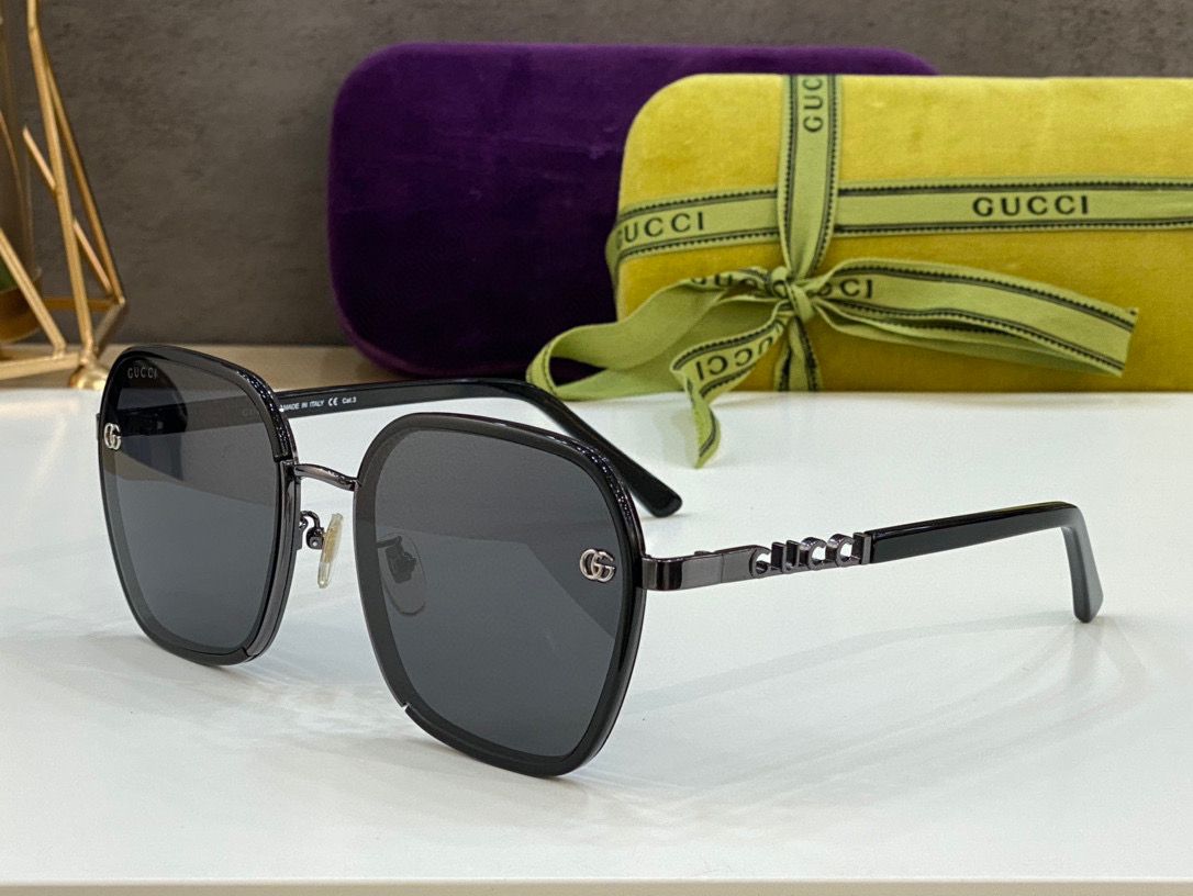 Gucci Square Frame Sunglasses