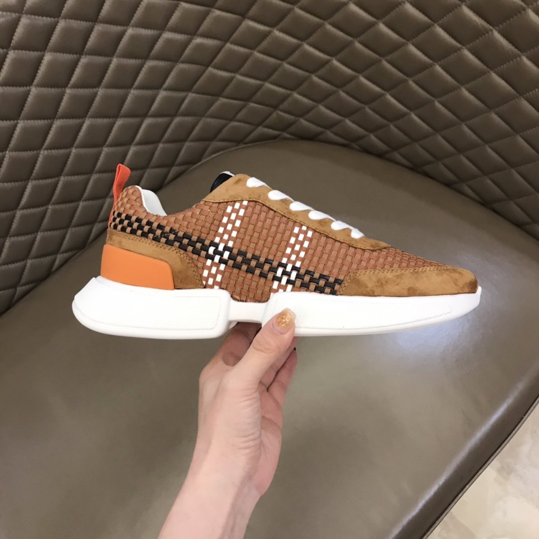 Hermes Trail Sneaker