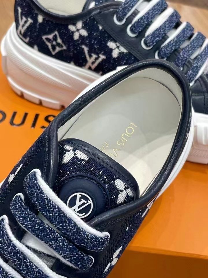 Louis Vuitton Squad Sneaker