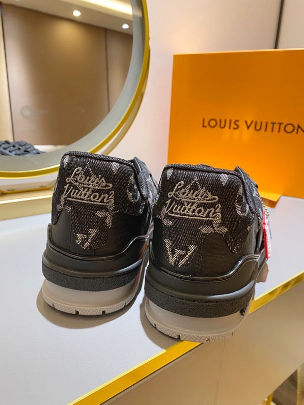 Louis Vuitton Trainer Sneaker