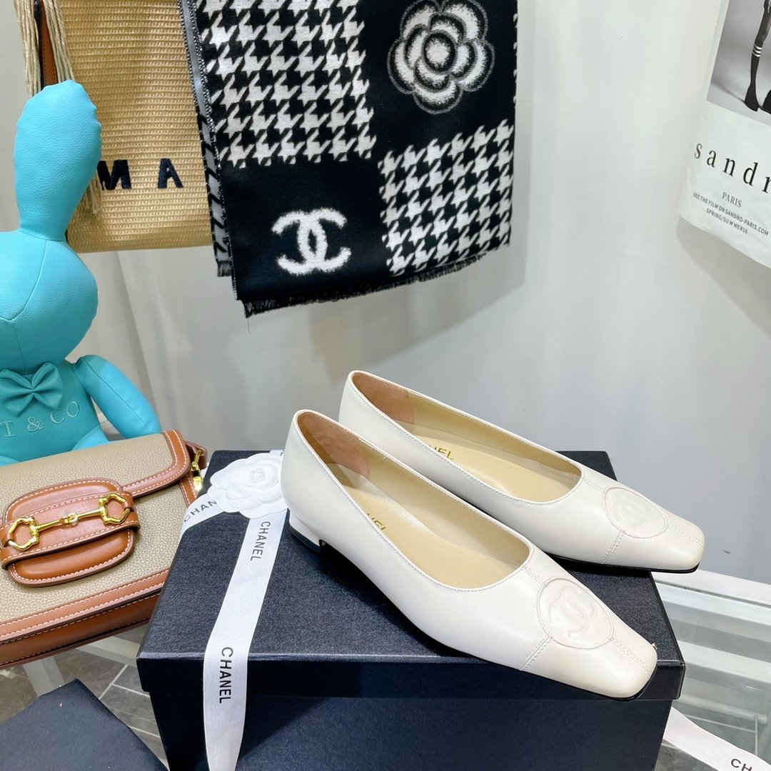 Chanel Flats Cream