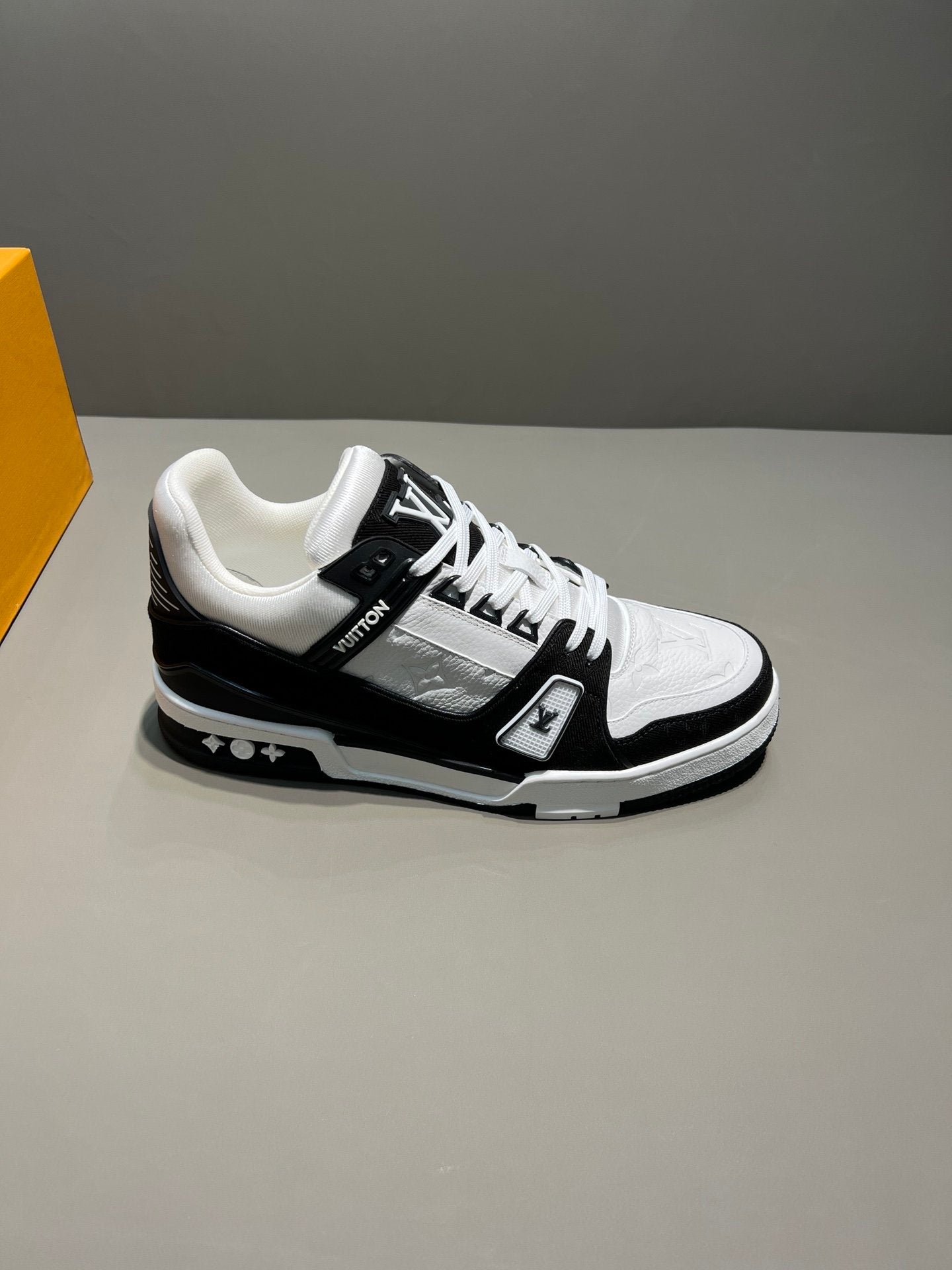Louis Vuitton Trainer Sneaker