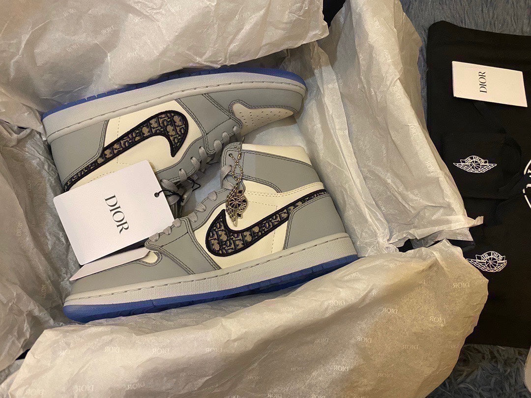 Nike Dior x Air Jordan High Top Women