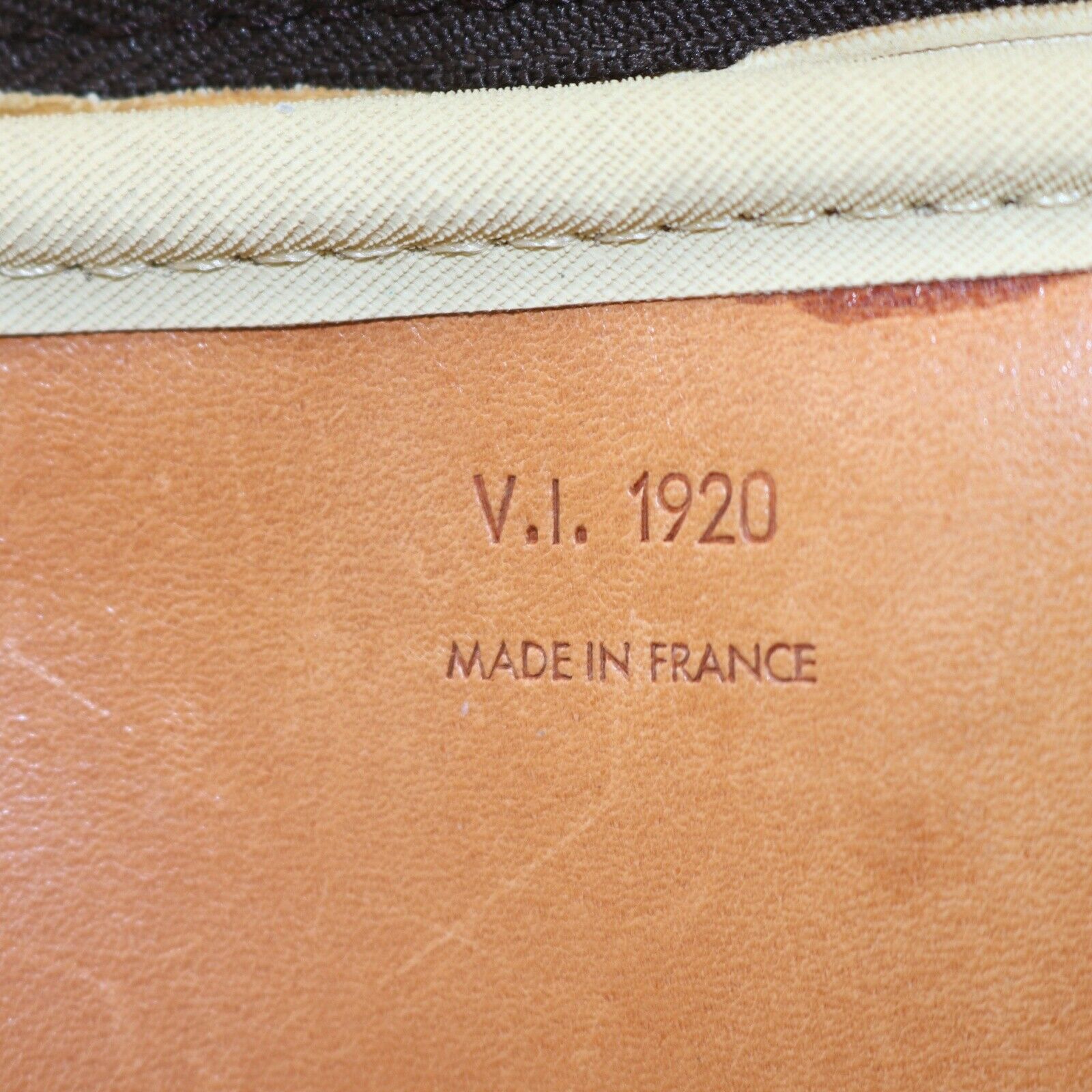 Louis Vuitton Alize 2 Poches Travel