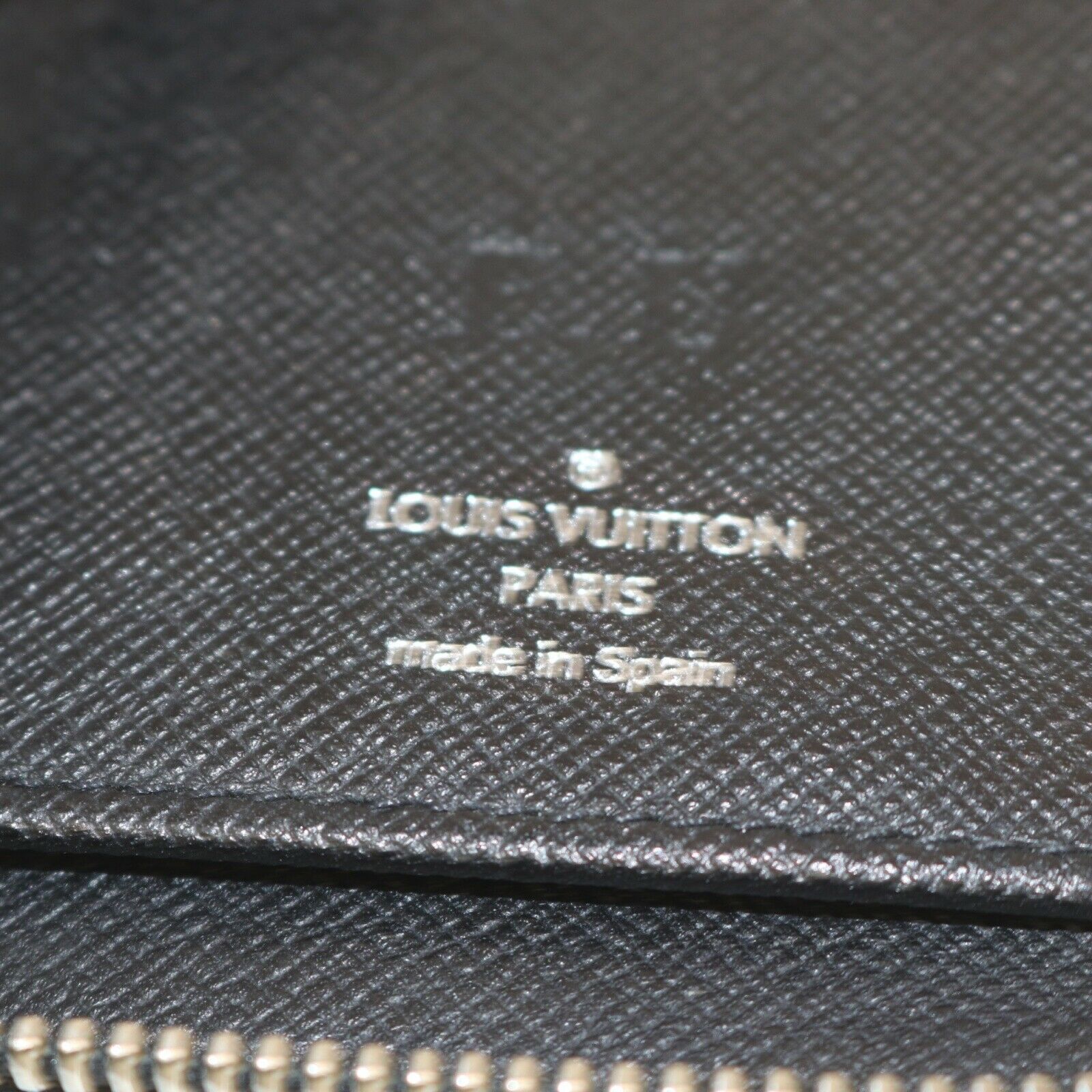Louis Vuitton Zippy Wallet Black