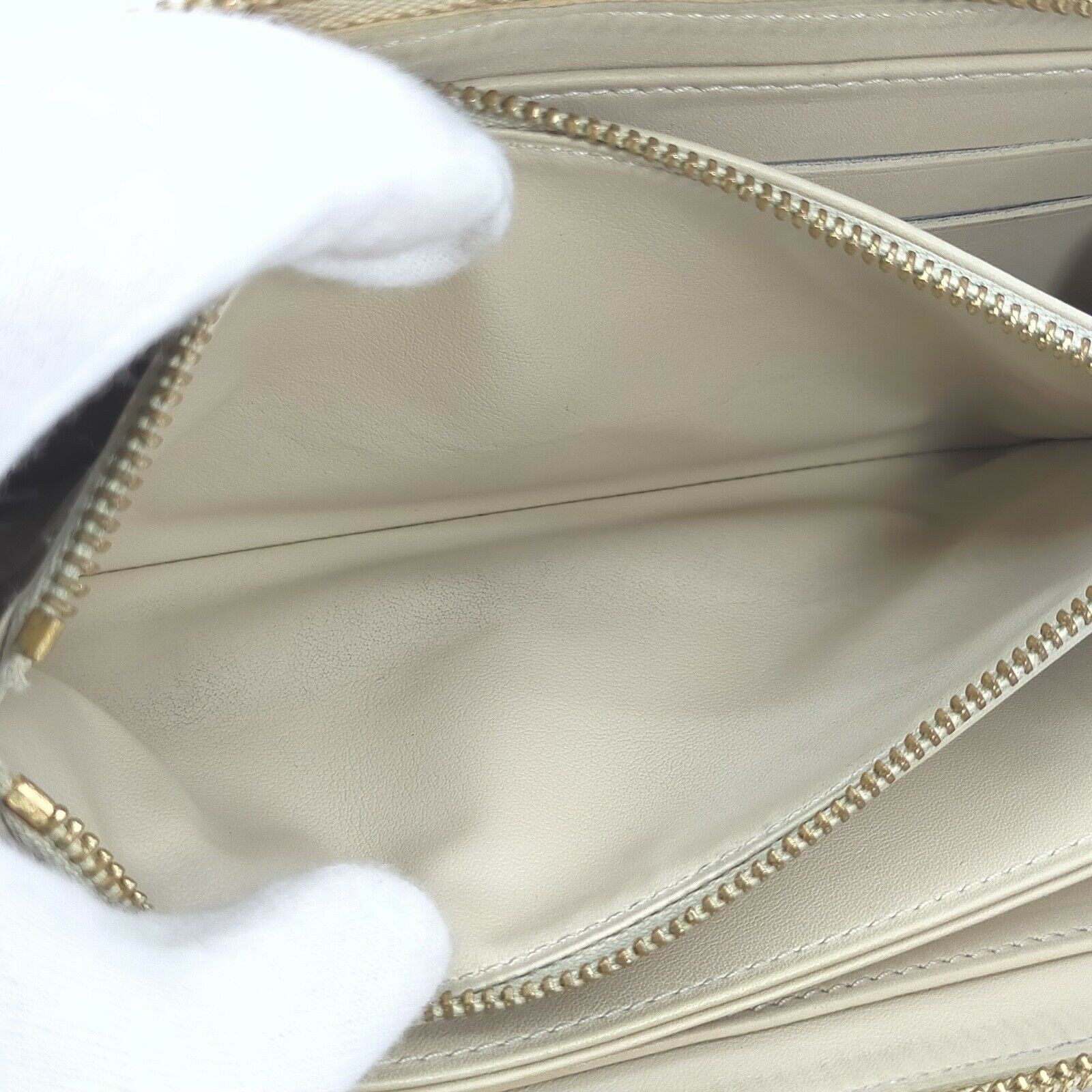 Louis Vuitton Zippy Wallet Vernis