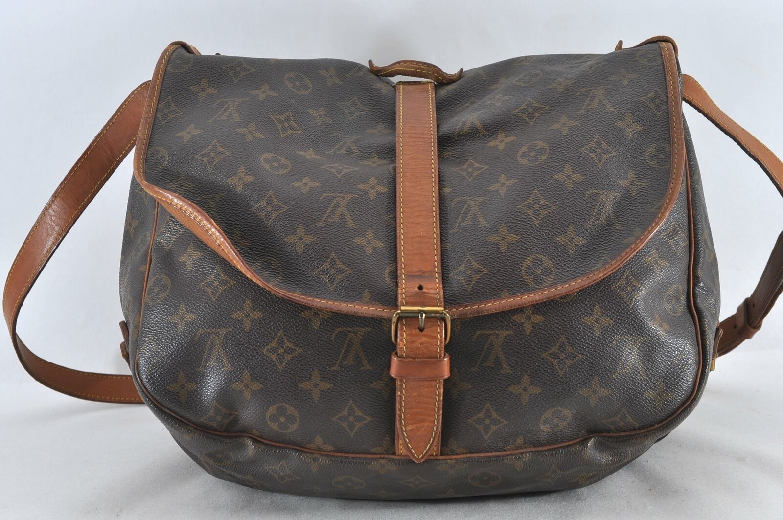 Louis Vuitton Saumur 35 Crossbody