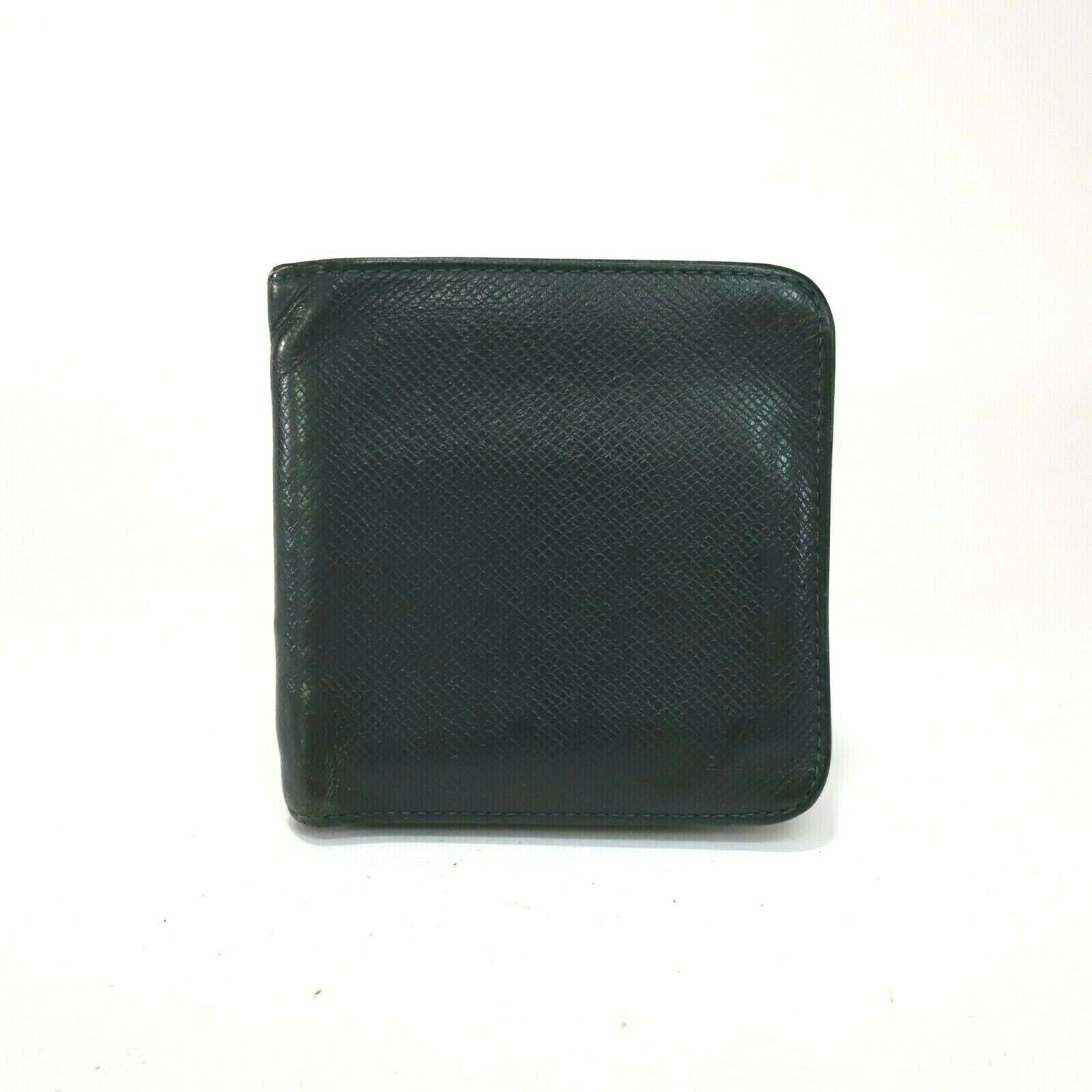Louis Vuitton Taiga Bifold Zip